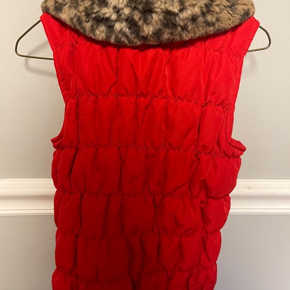 ❣️❣️Girls Size Medium Red Leopard Puff Vest NWOT - Picture 3 of 3